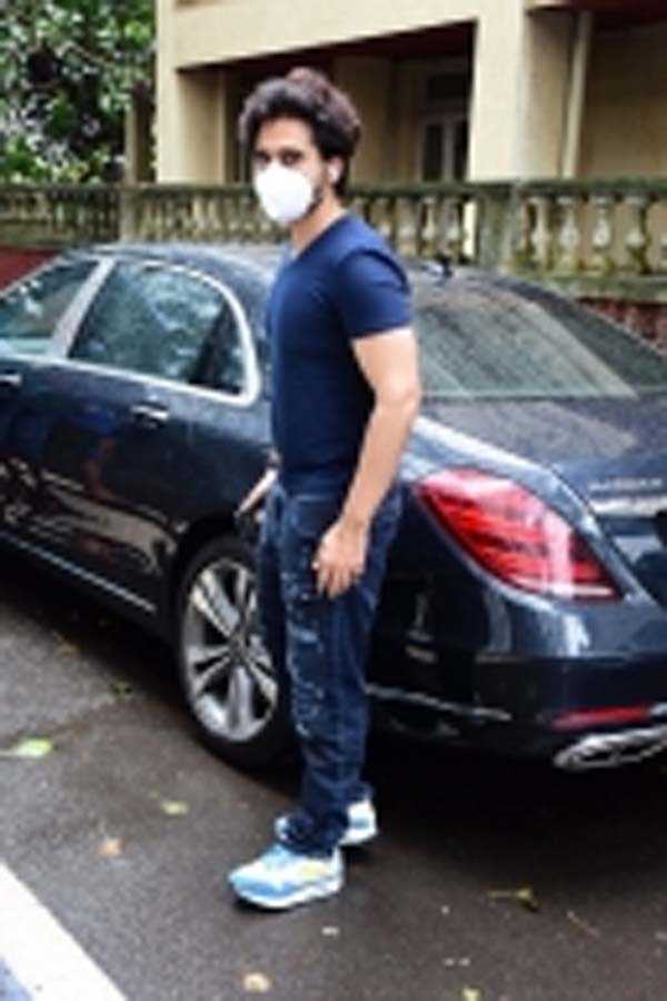 एआईएफटीईडीए के 600 डांसर्स की मदद के लिए आगे आए जैकी एआईएफटीईडीए के 600 डांसर्स की मदद के लिए आगे आए जैकी